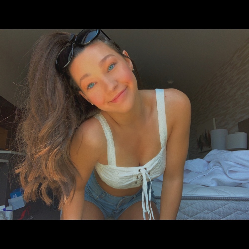 Meet your Posher, Fallon